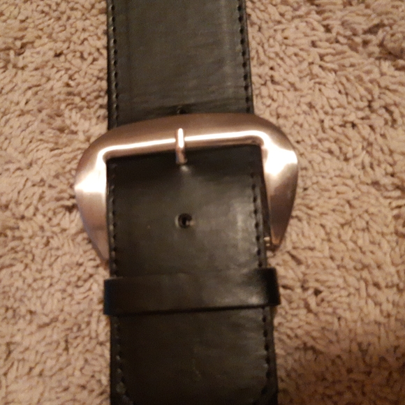 black stretchy fashion belt! - Picture 2 of 3